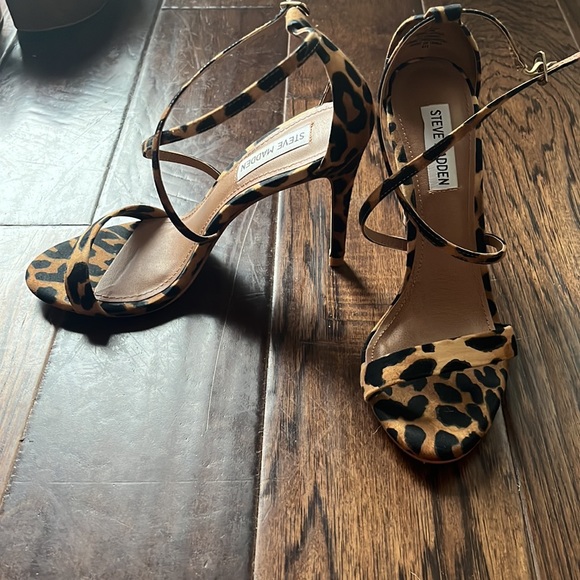 Steve Madden Leopard Stilettos 7.5 - Picture 2 of 5